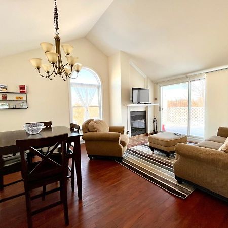 Chaleureux Condo A Magog Exteriör bild